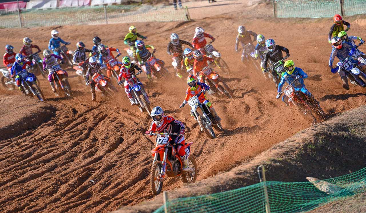 Máxima emoción de cara al final del Nacional de Motocross en MotorLand Aragón