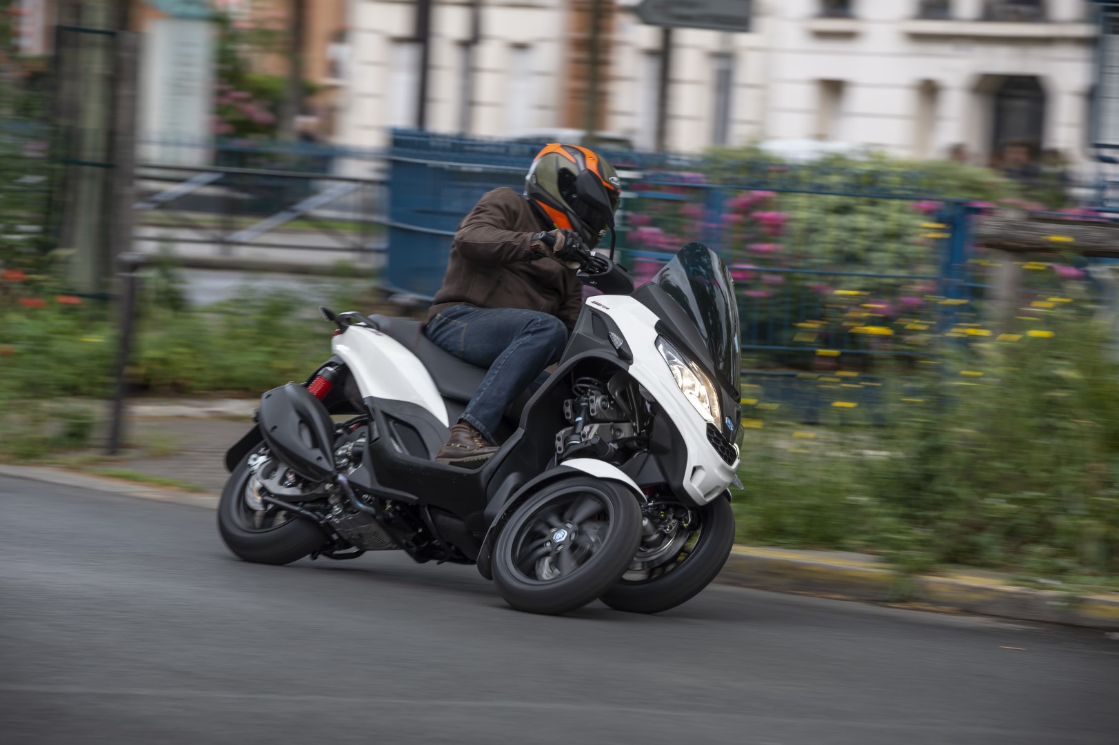 Piaggio MP3 300 hpe Sport, prueba, ficha técnica, precio y primeras impresiones