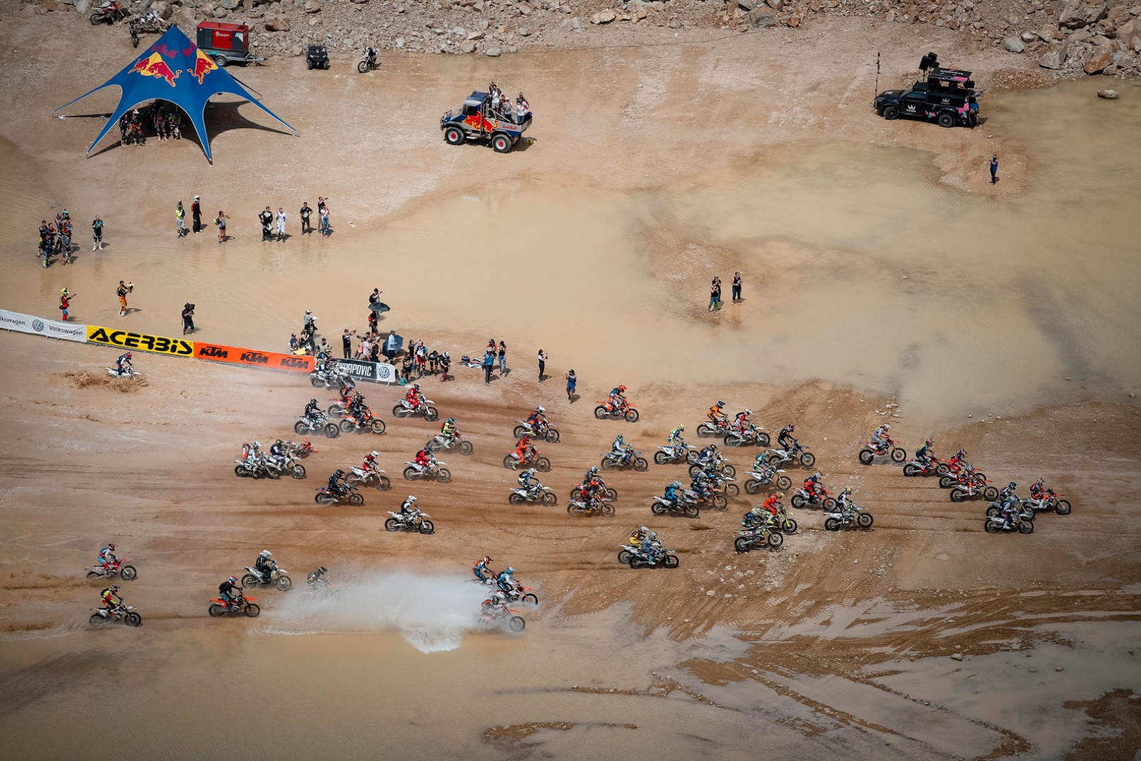 Graham Jarvis conquista por quinta vez Erzbergrodeo. Mario Román, podio