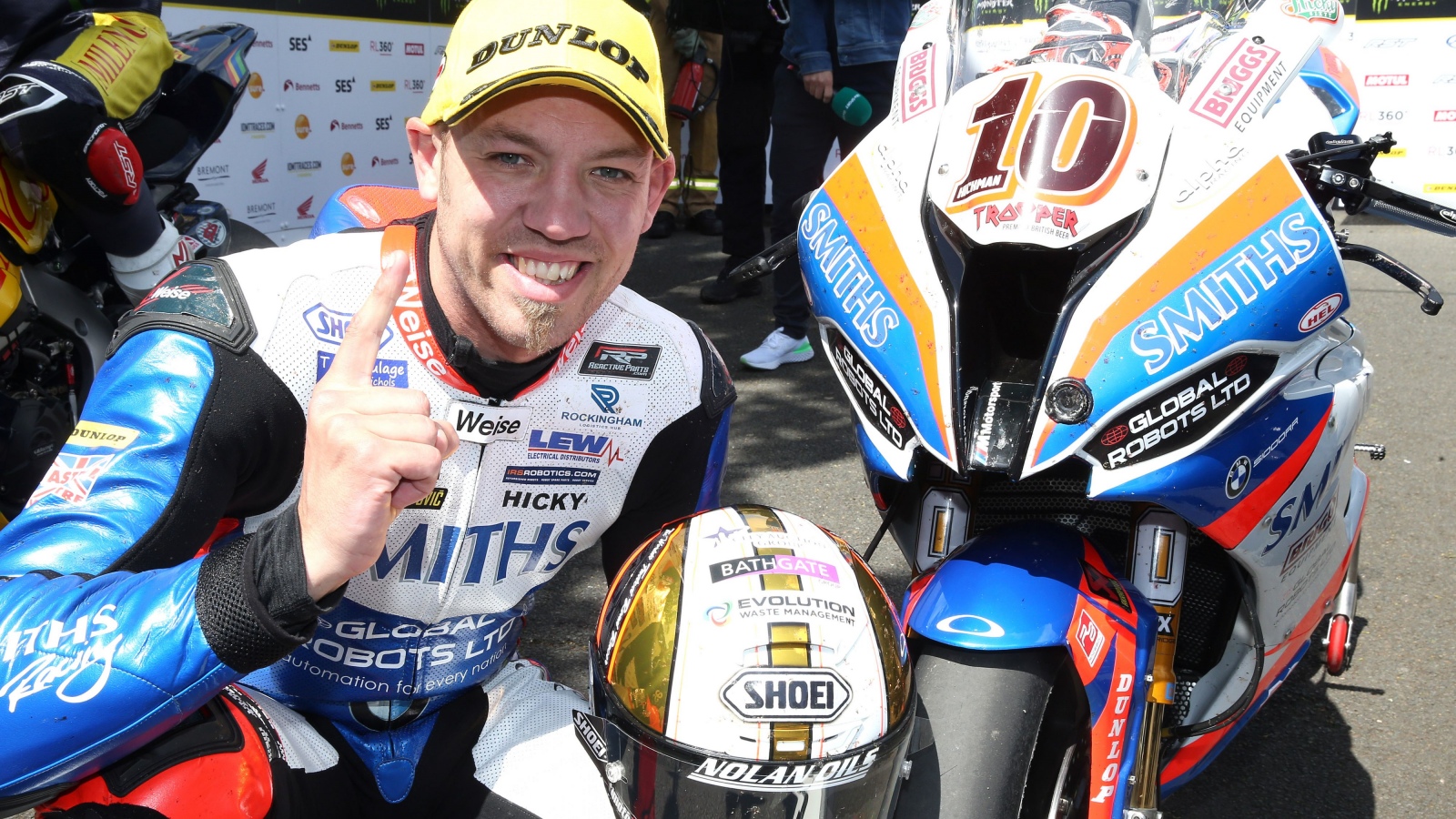 IOMTT 2019: Peter Hickman vence en Superbike y Lee Johnston se estrena en Supersport