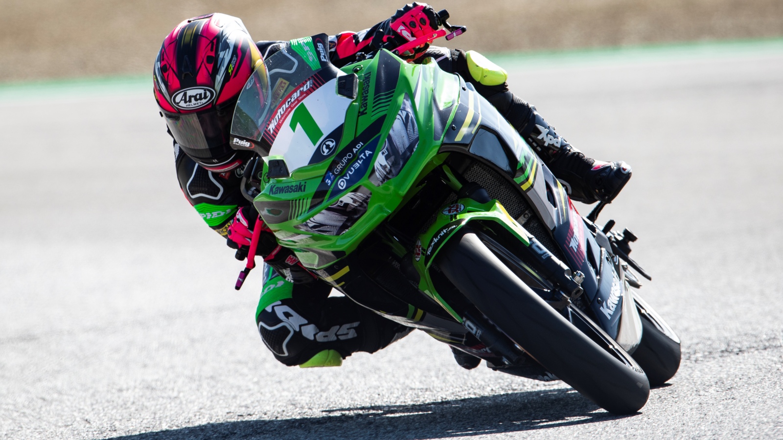 Marc García vuelve a ganar y Ana Carrasco al podio de Supersport 300 en Jerez