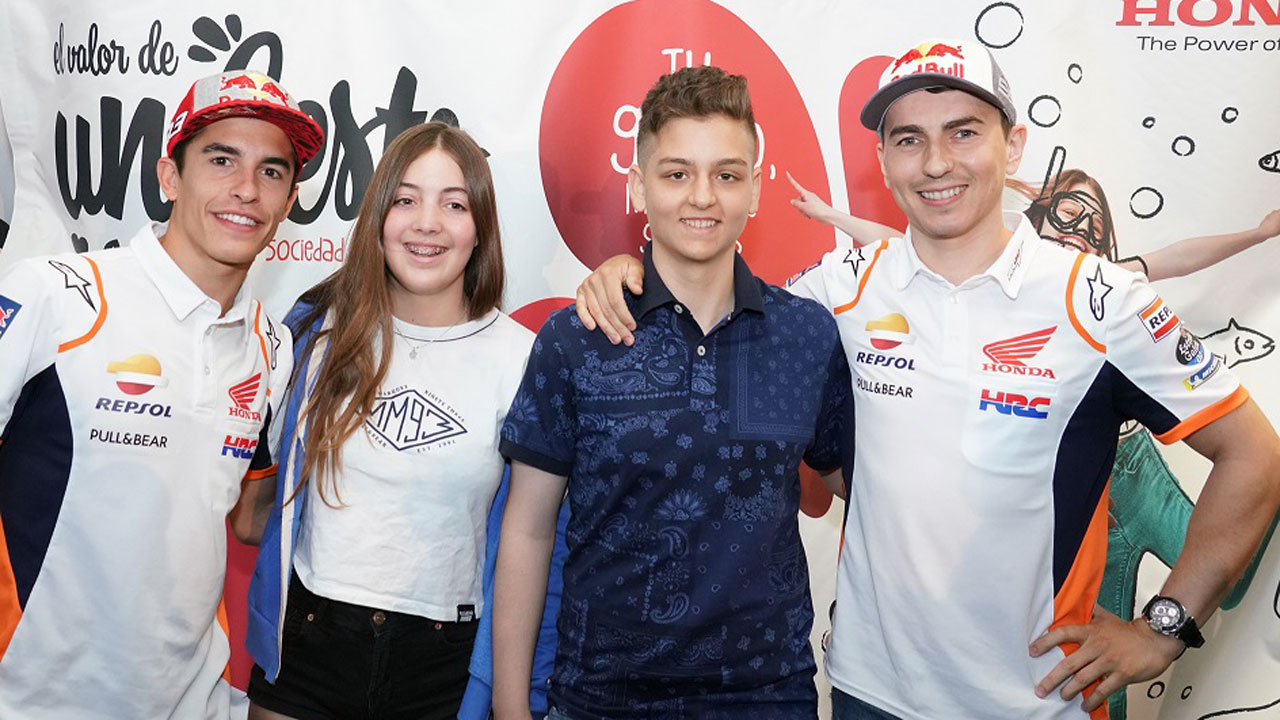 Márquez y Lorenzo apadrinan “El valor de un gesto