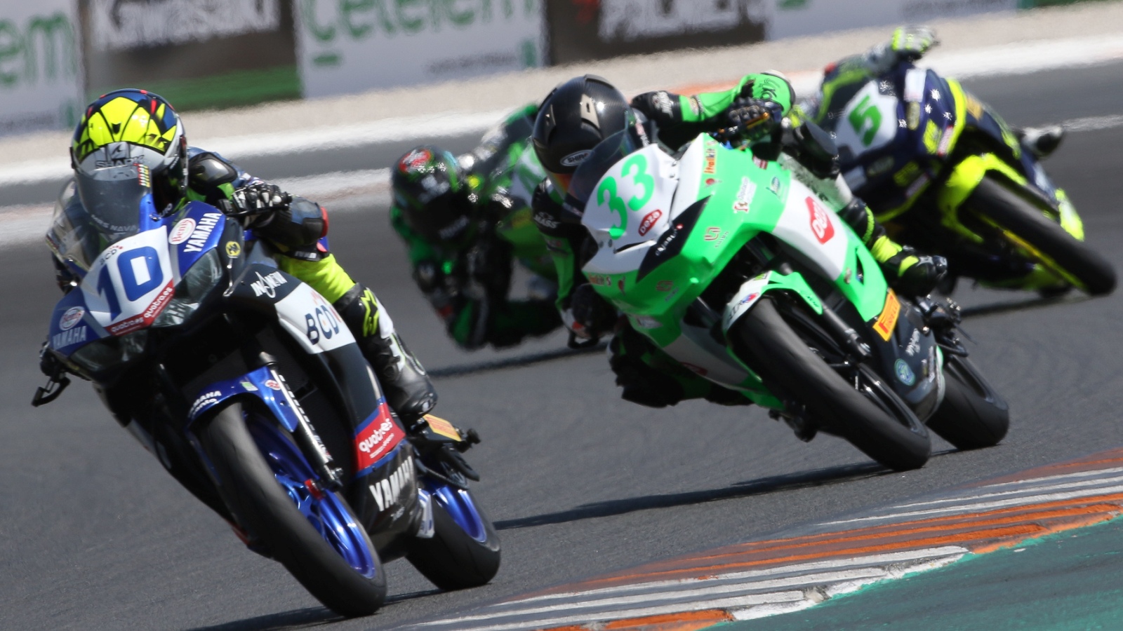 ESBK Valencia: Alex Medina vence en Superbike y Miquel Pons en Supersport