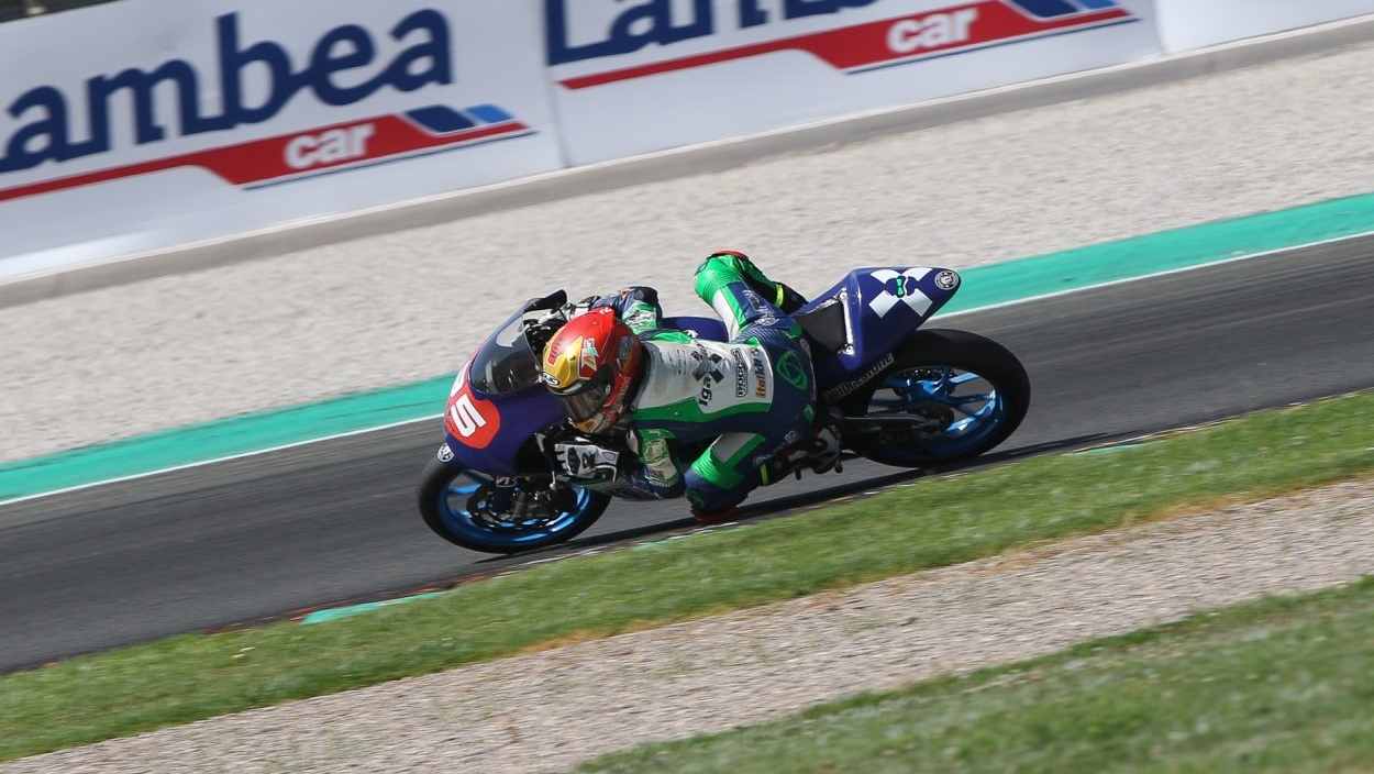 ESBK Valencia: Alex Medina vence en Superbike y Miquel Pons en Supersport