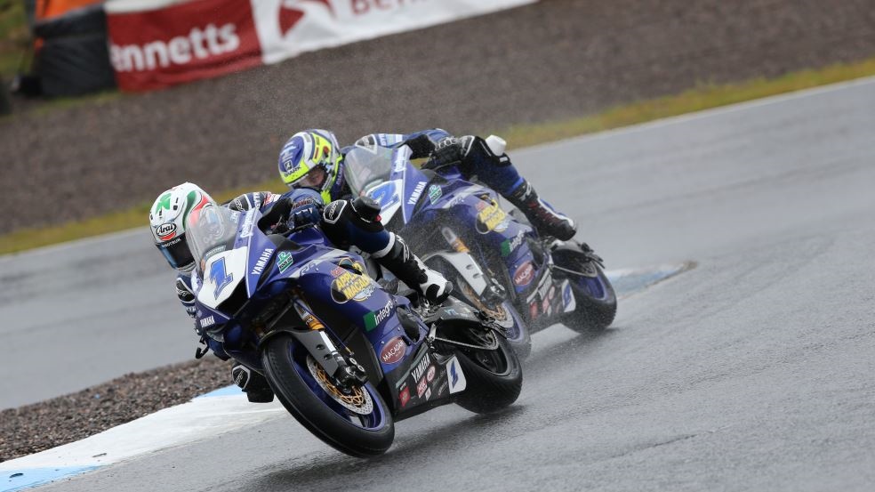 NoTodoMotoGP: Podio de Xavi Forés y dobletes de Carlos Tatay y Víctor Rodríguez