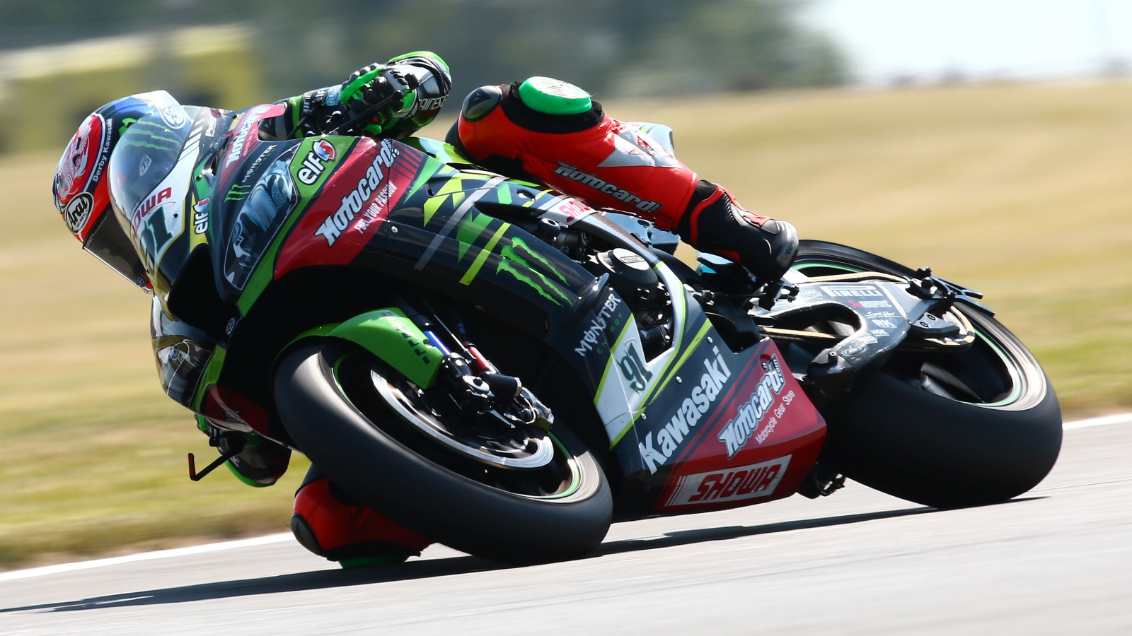 Jonathan Rea arrasa en Donington y se pone líder tras otra caída de Álvaro Bautista