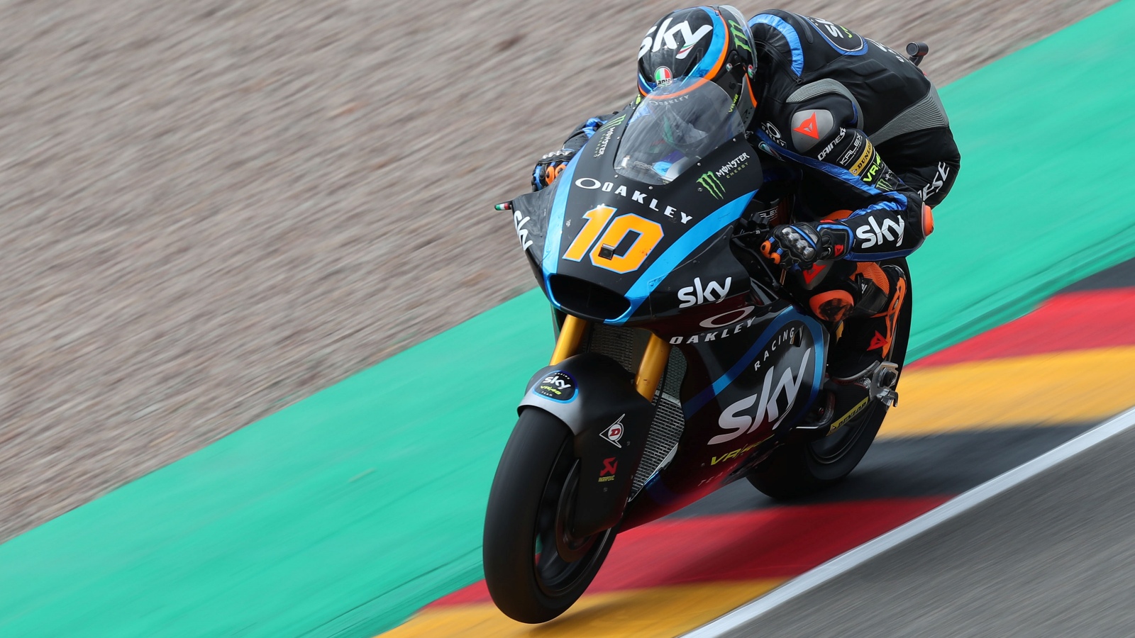 Álex Márquez se queda la pole de Moto2 en Sachsenring delante de Luca Marini