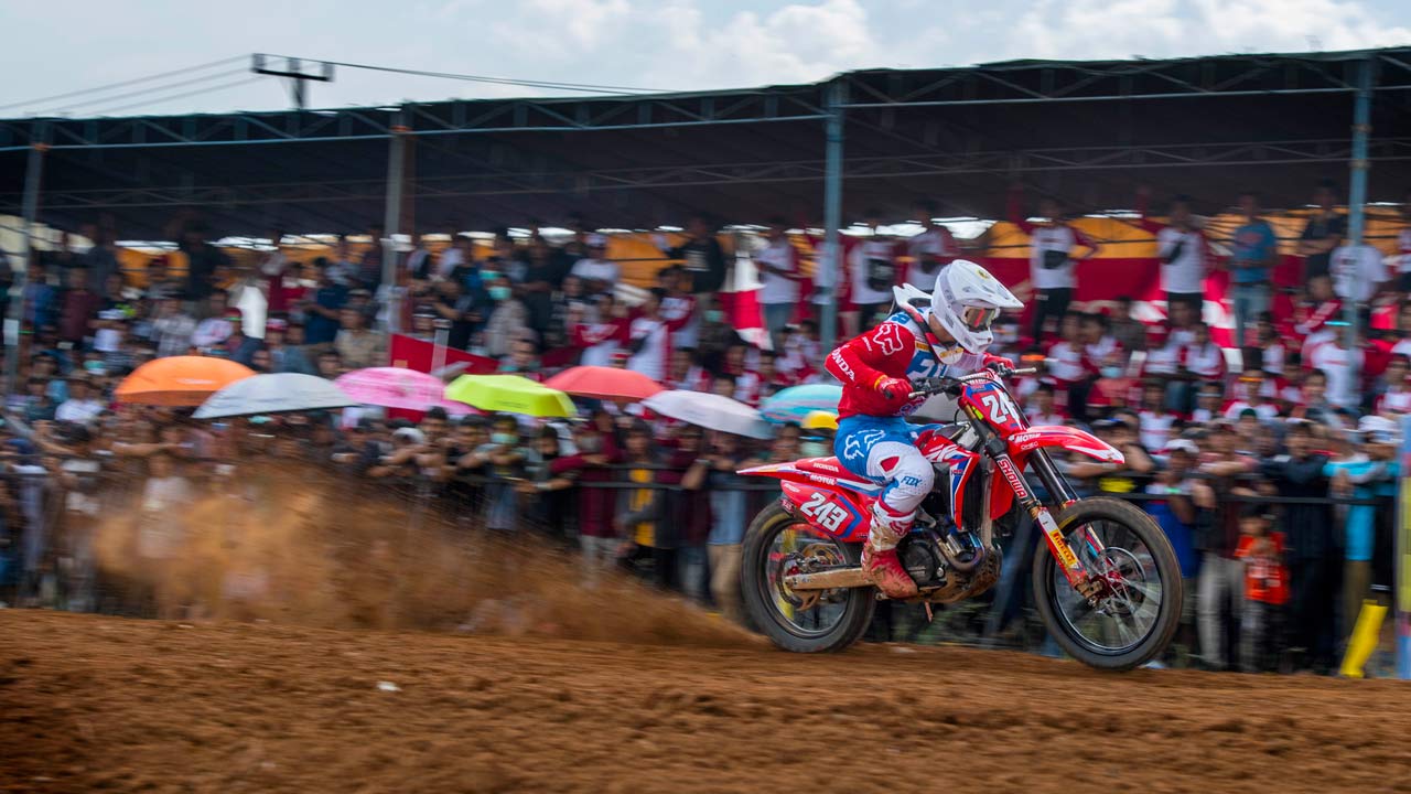 Tim Gajser extiende su racha en MXGP