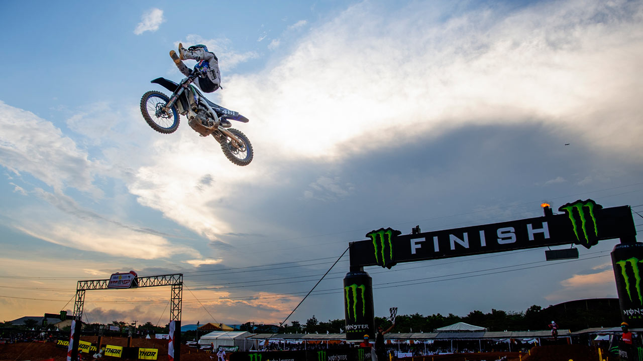 Tim Gajser extiende su racha en MXGP