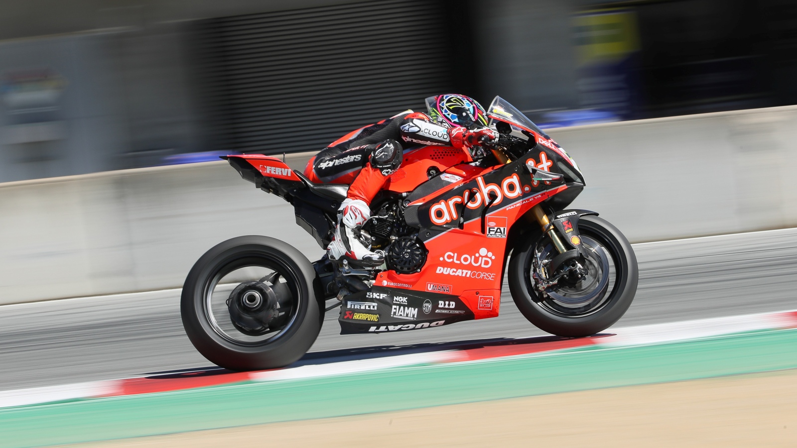 Jonathan Rea vence la carrera Superpole sin Álvaro Bautista en Laguna Seca