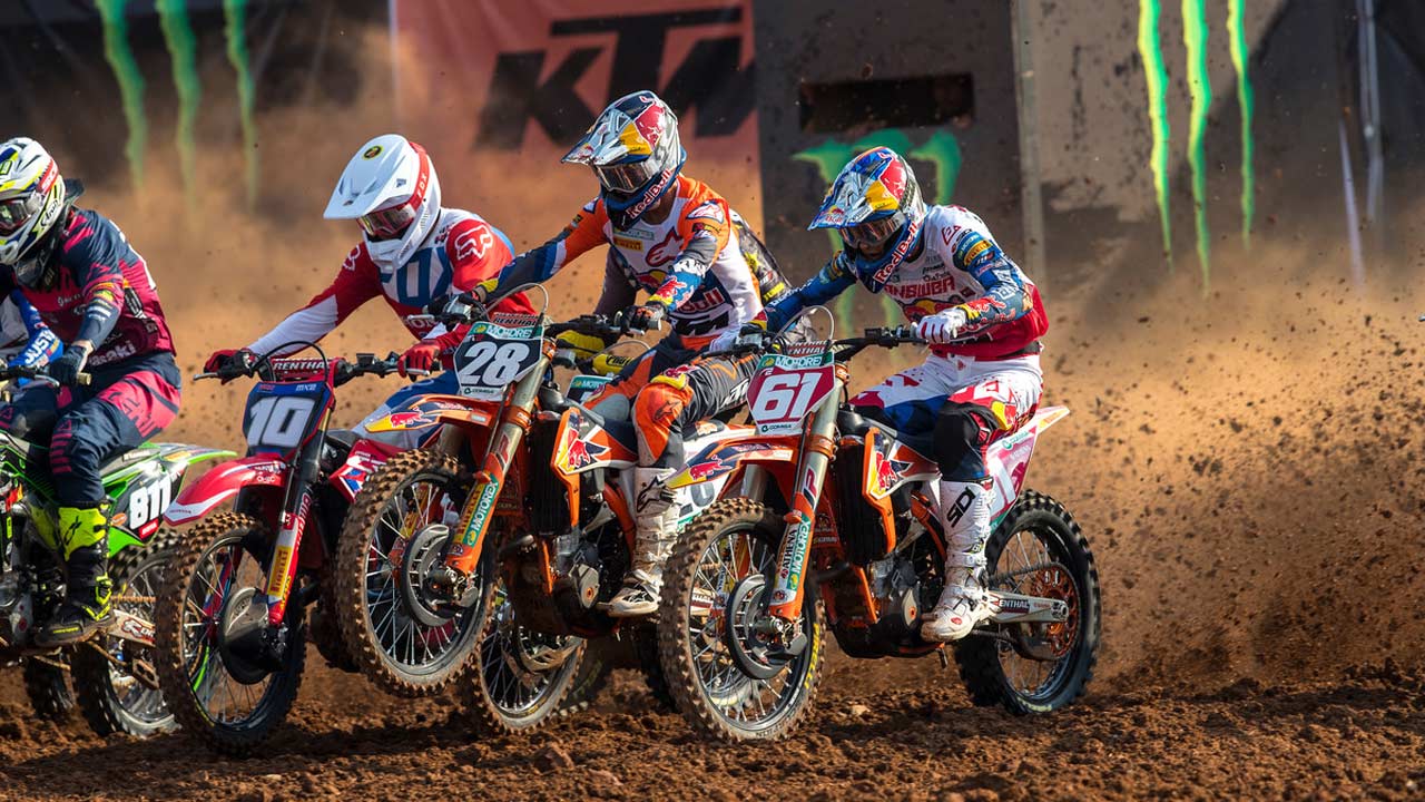 Jorge Prado y Tim Gajser, imparables en el MXGP de Asia