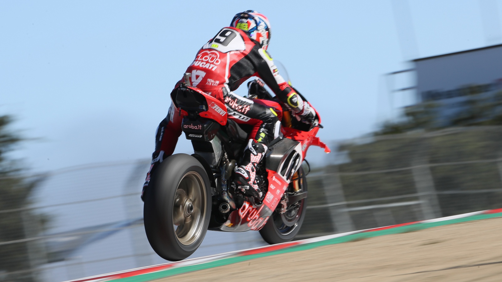 Álvaro Bautista quiere “disfrutar de la moto
