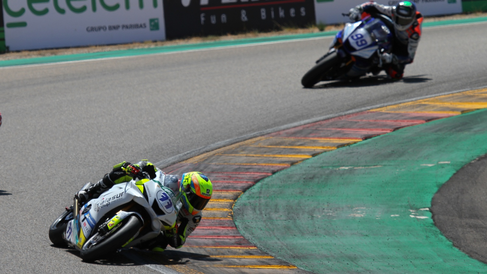 ESBK Motorland: Doblete de Maxi Scheib en SBK, Óscar Gutiérrez y Miquel Pons ganan en SSP