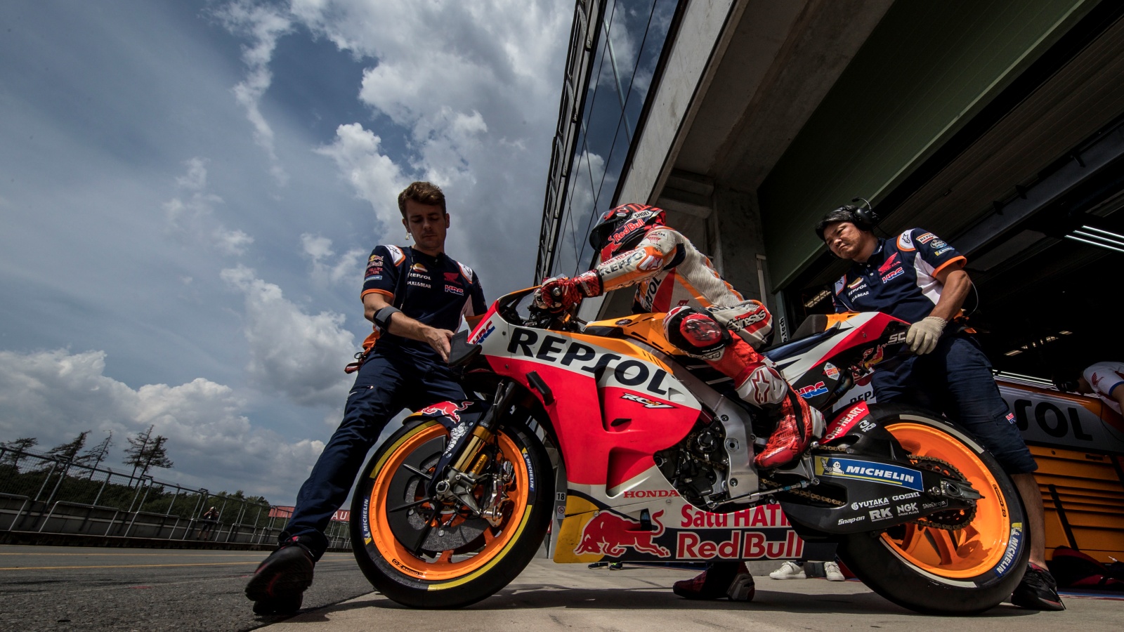 Valentino Rossi ve “cosas buenas