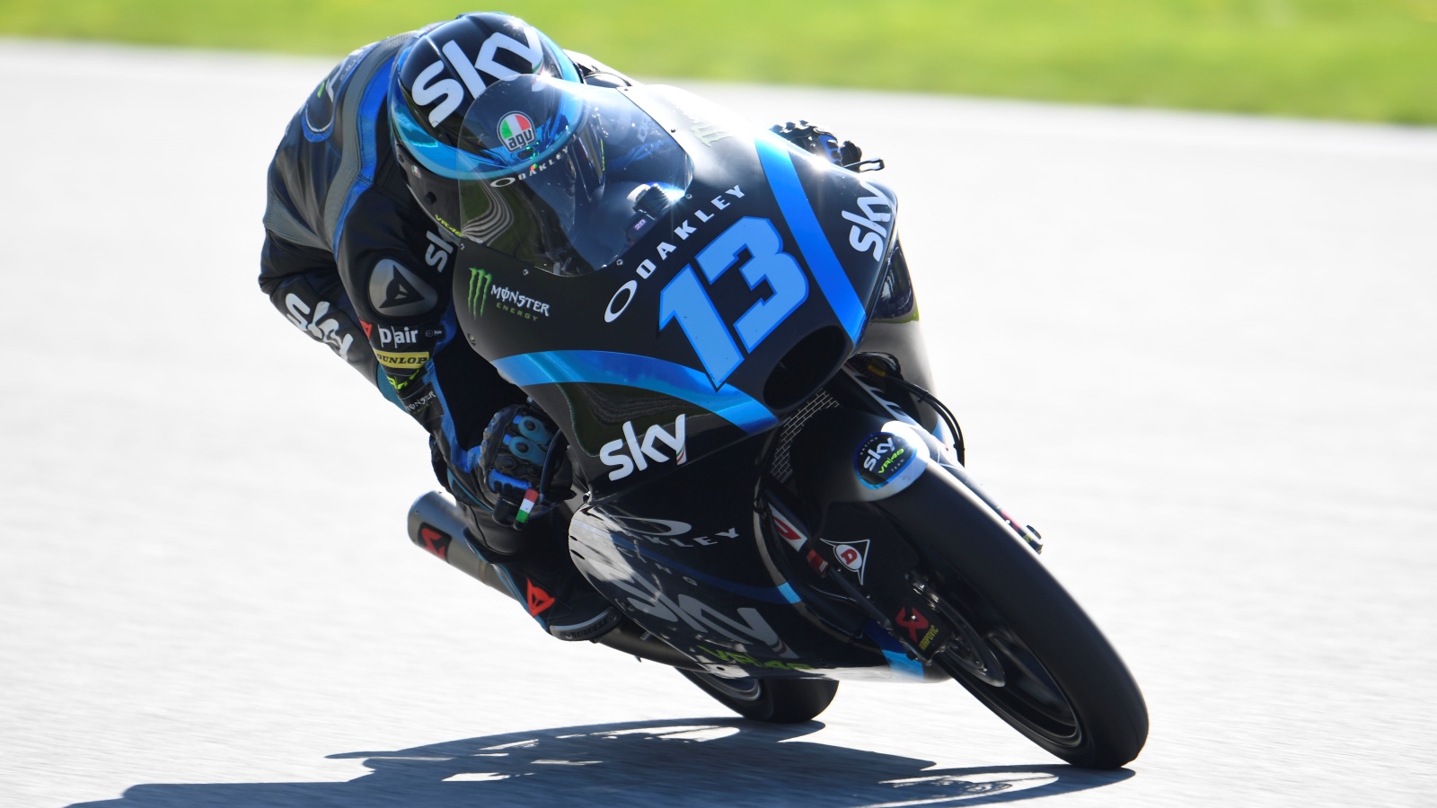 Romano Fenati vuelve a ganar y Arón Canet pierde el liderato ante Lorenzo Dalla Porta