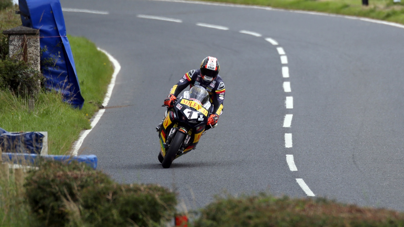 Peter Hickman hace un siete a la historia de las road races en el Ulster GP 2019