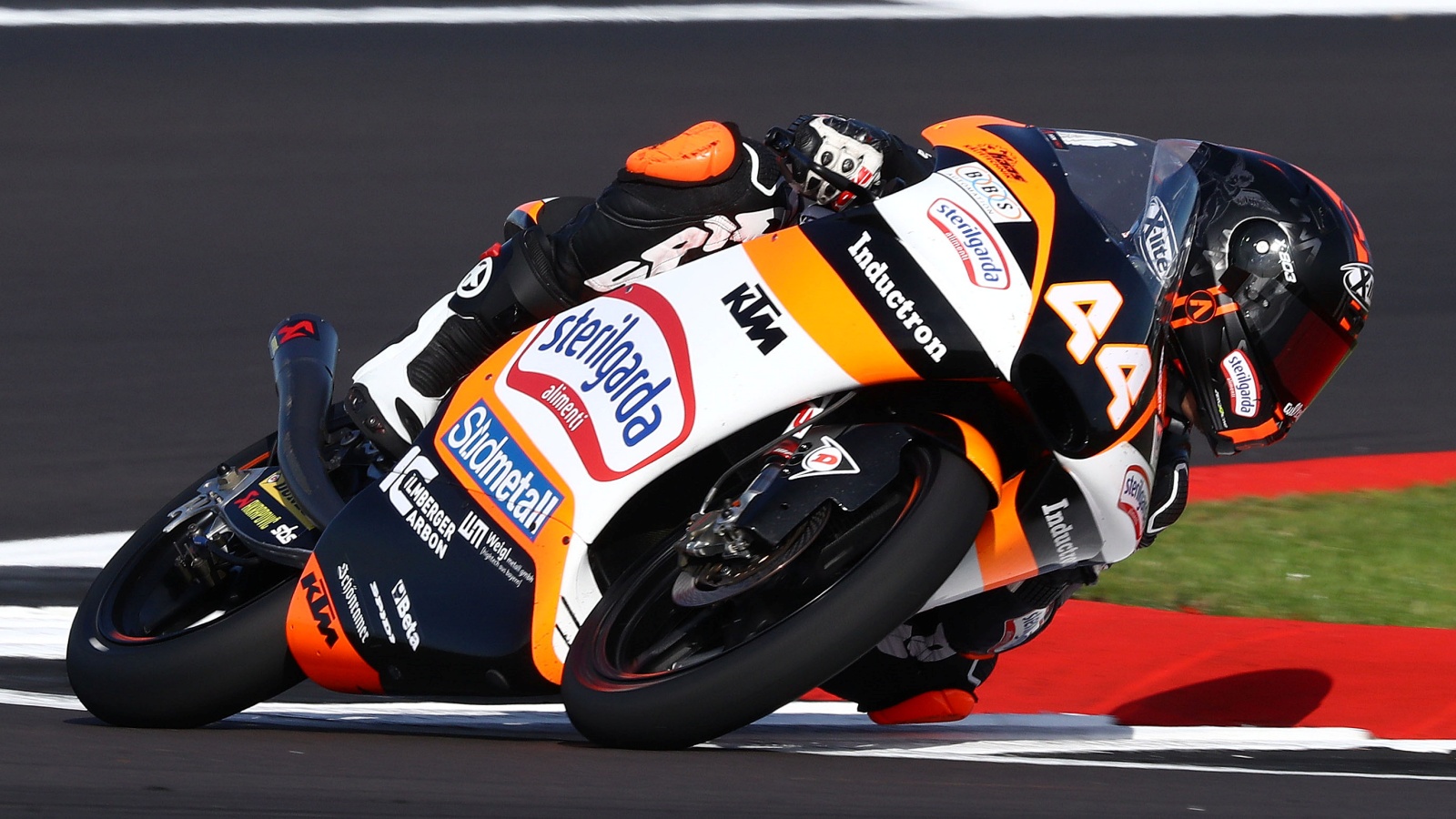 Marcos Ramírez gana en Silverstone y Arón Canet hace una remontada increíble