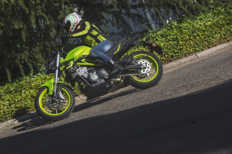 Benelli BN 302 S, prueba, fotos y primeras impresiones