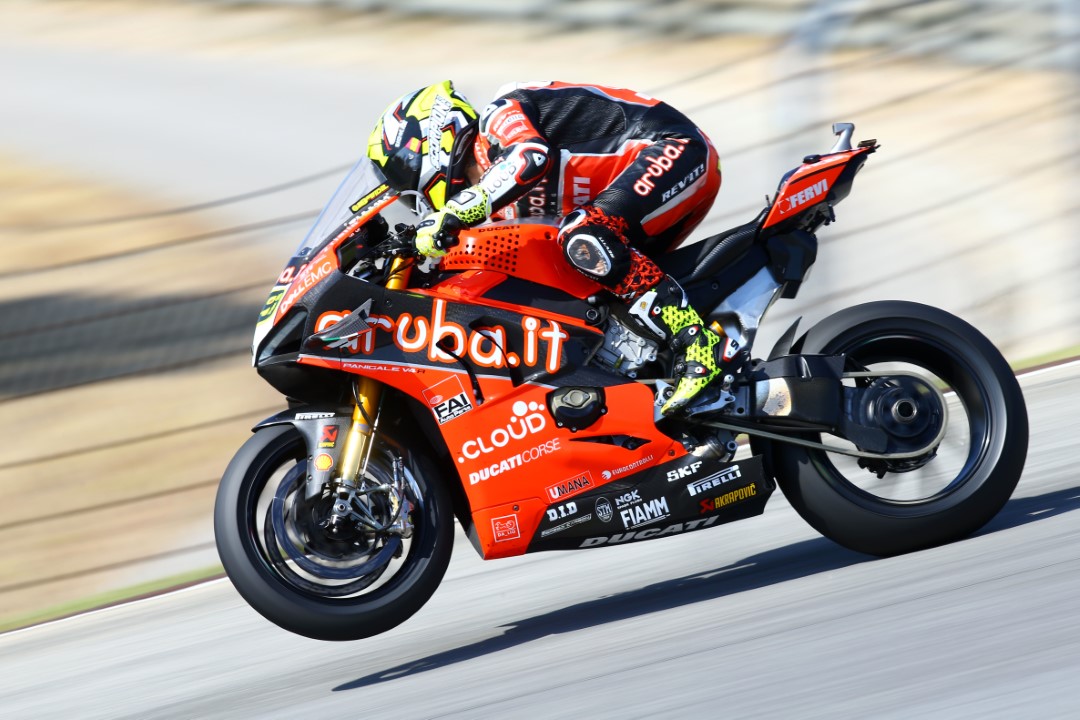 Jonathan Rea vence con autoridad en la primera manga del WSBK en Portimao