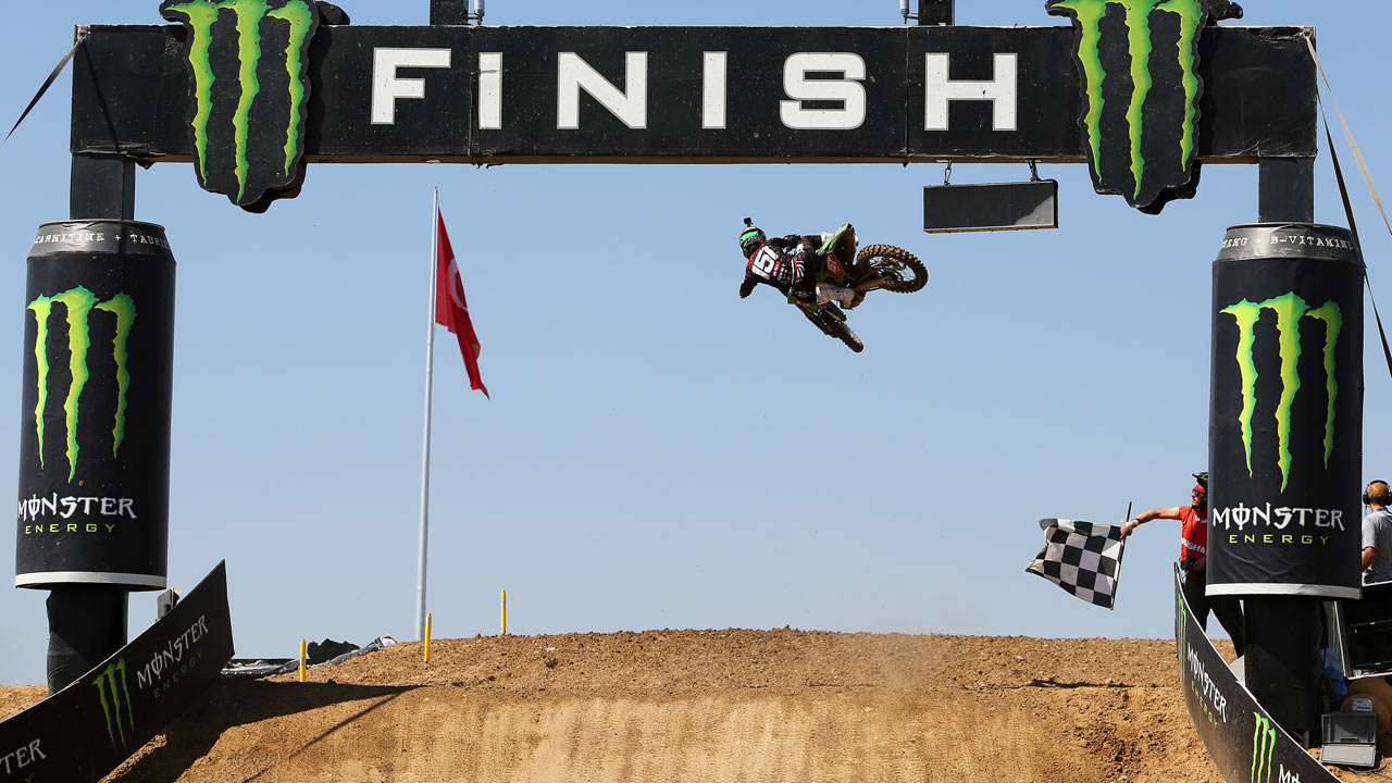 Jeffrey Herlings y Jorge Prado triunfan en el MXGP de Turquía