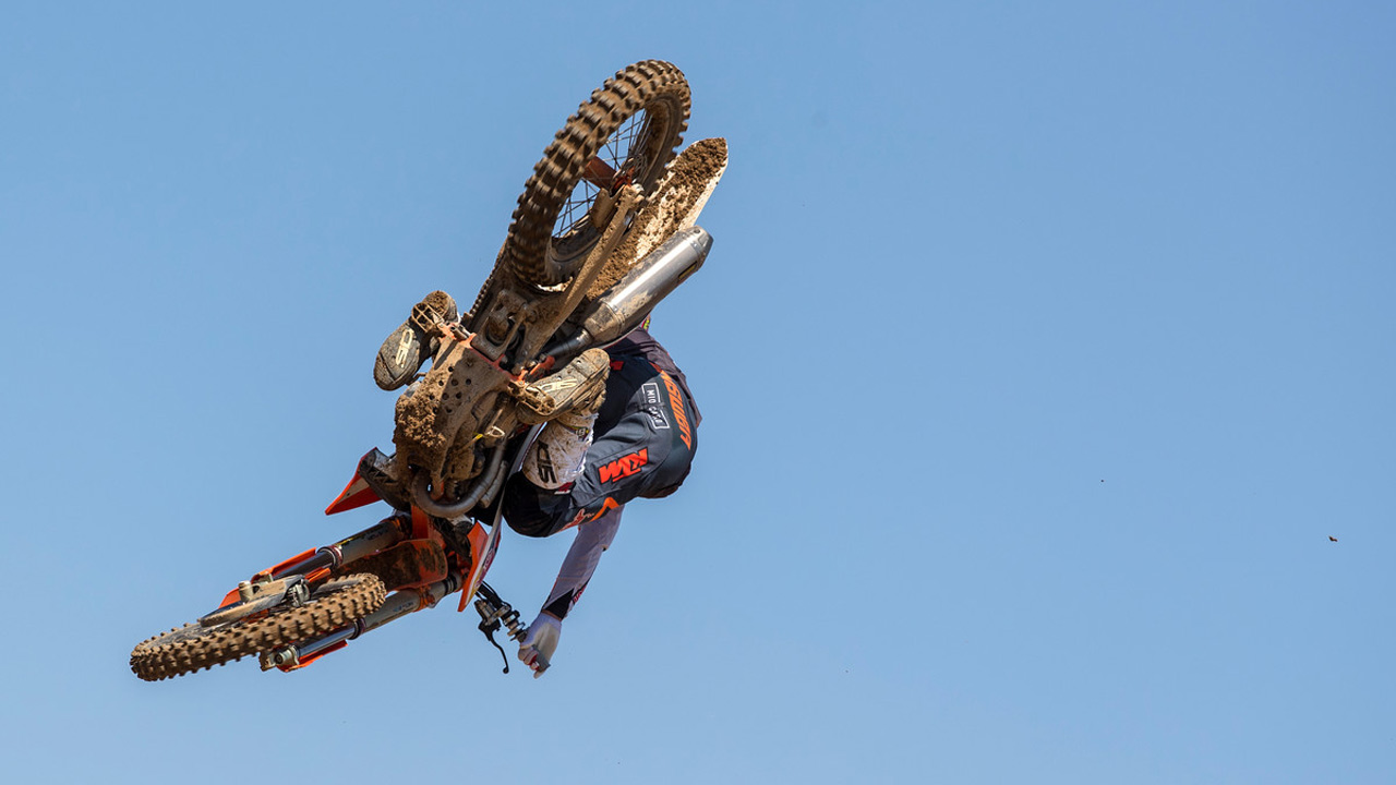 Jeffrey Herlings y Jorge Prado triunfan en el MXGP de Turquía