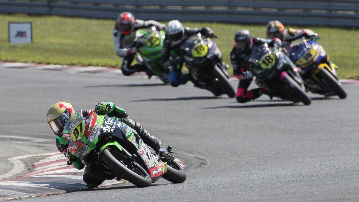 NoTodoMotoGP: Toni Elías resiste como puede e Ilya Mikhalchik es campeón del IDM