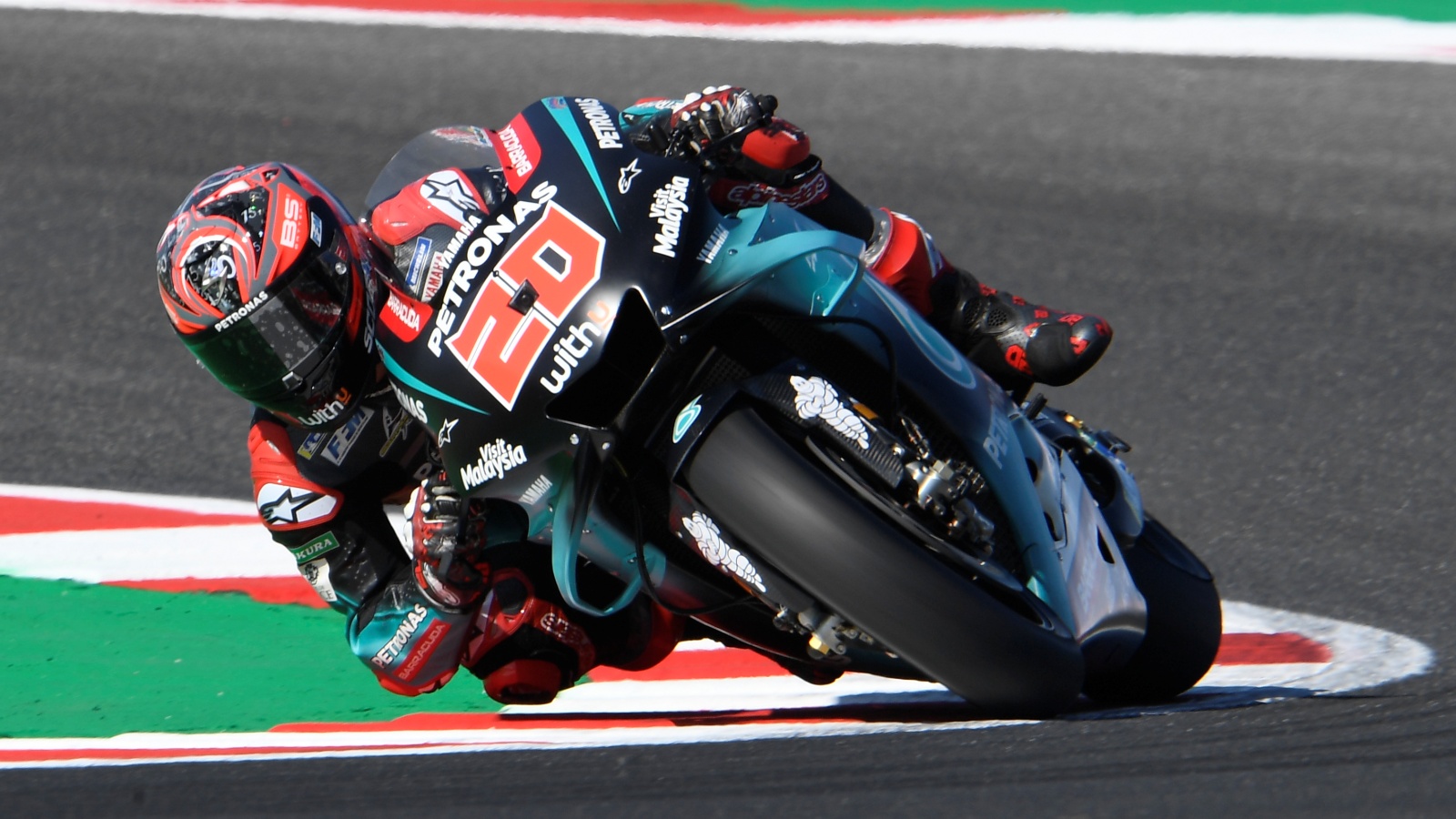 Maverick Viñales y Fabio Quartararo comandan el viernes de MotoGP en Misano