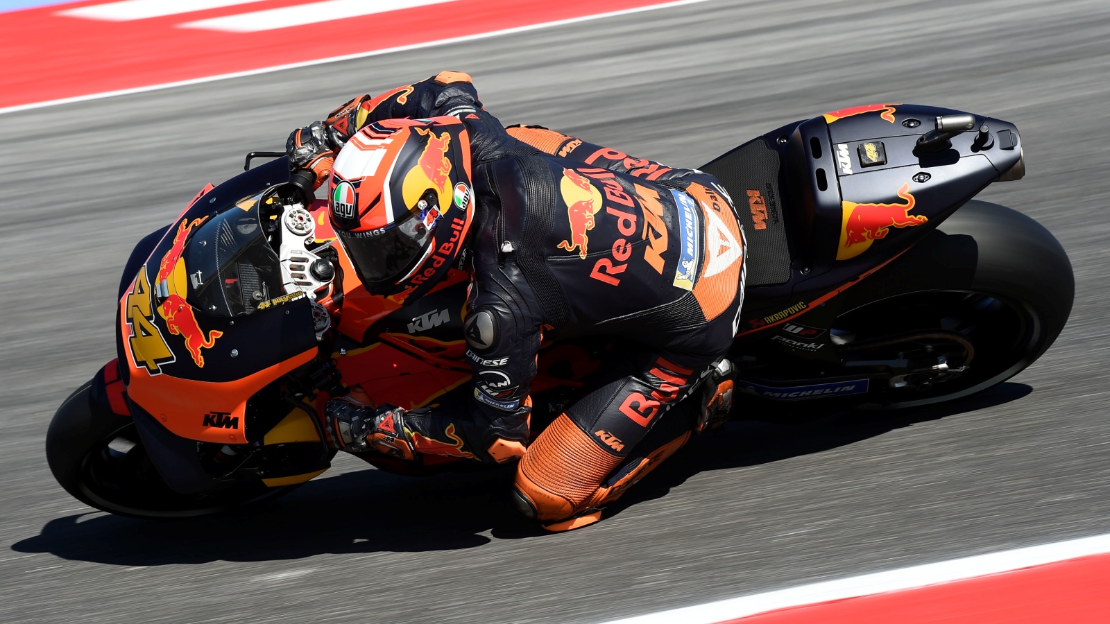 Maverick Viñales se queda la pole en Misano y Pol Espargaró hace historia para KTM