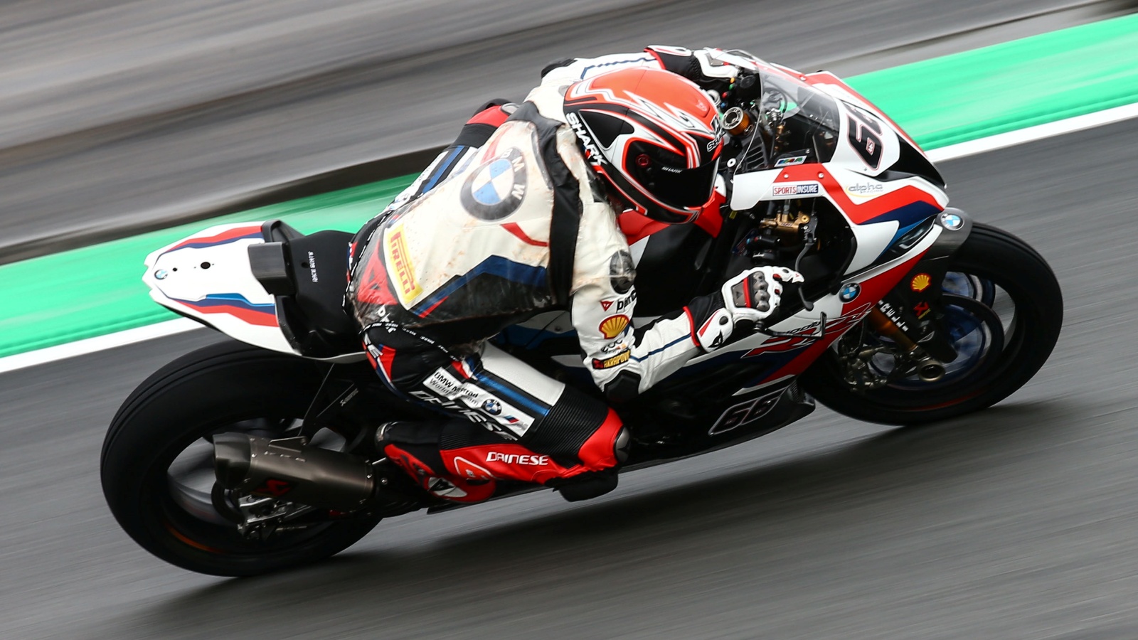 Toprak Razgatlioglu sorprende a Jonathan Rea y logra su primera victoria en Superbike