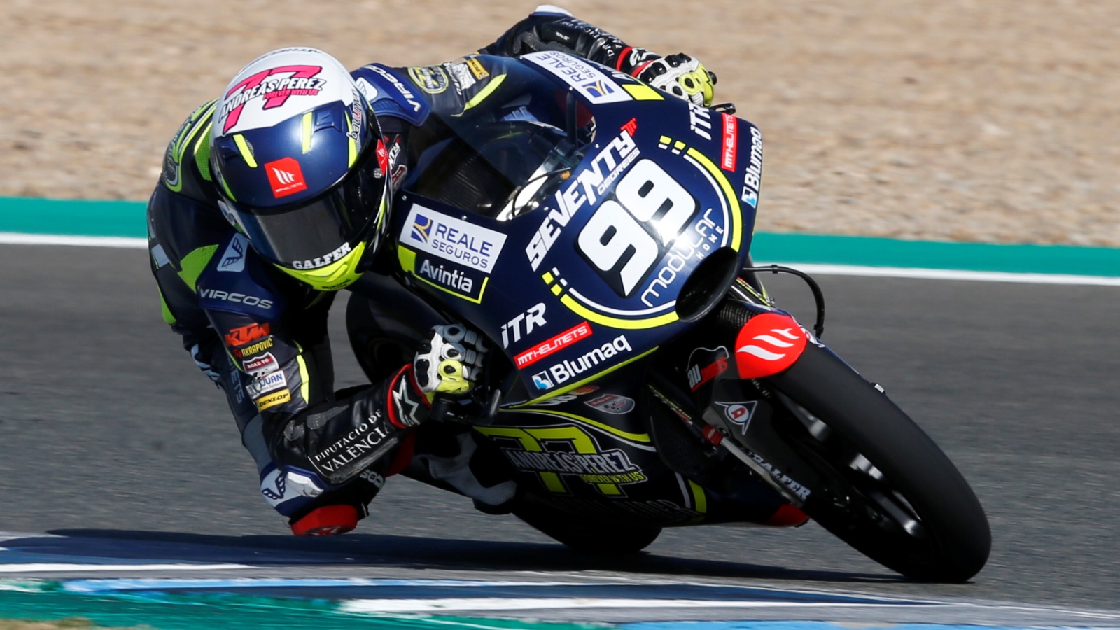 Carlos Tatay se lleva el doblete en Jerez y Jeremy Alcoba es más líder de Moto3