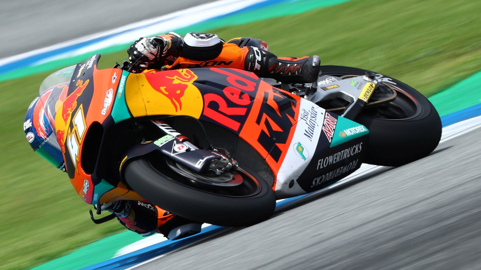 Luca Marini vence en solitario y Brad Binder bate a Iker Lecuona para ser segundo