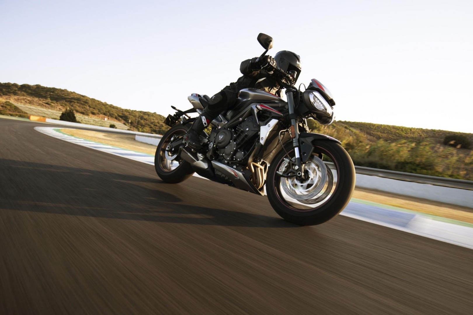 Triumph Street Triple RS 2020, la experiencia de Moto2 en formato naked