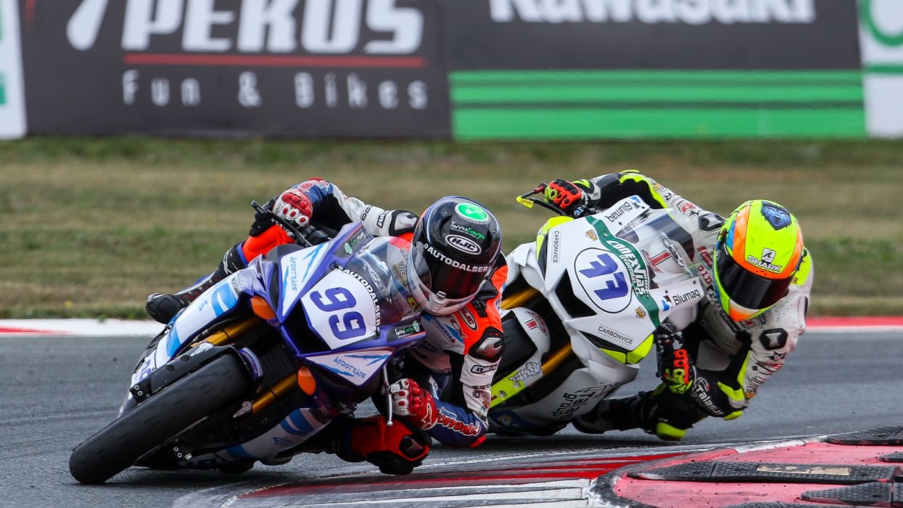 ESBK Navarra: Álex Medina gana en SBK y Óscar Gutiérrez bate a Miquel Pons en SSP