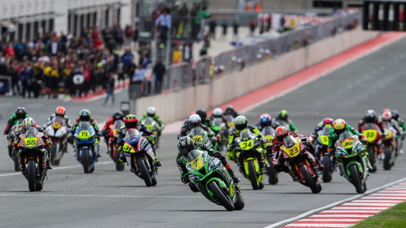 ESBK Navarra: Álex Medina gana en SBK y Óscar Gutiérrez bate a Miquel Pons en SSP