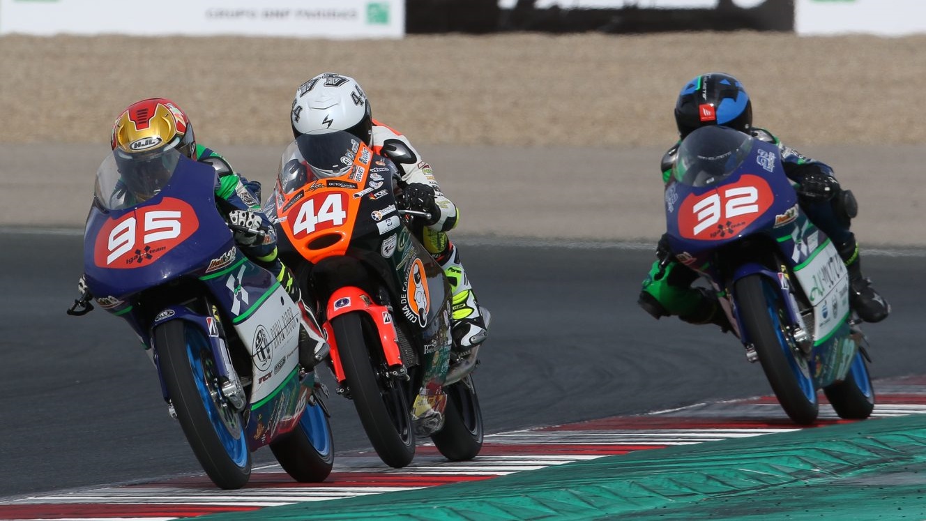 ESBK Navarra: Álex Medina gana en SBK y Óscar Gutiérrez bate a Miquel Pons en SSP