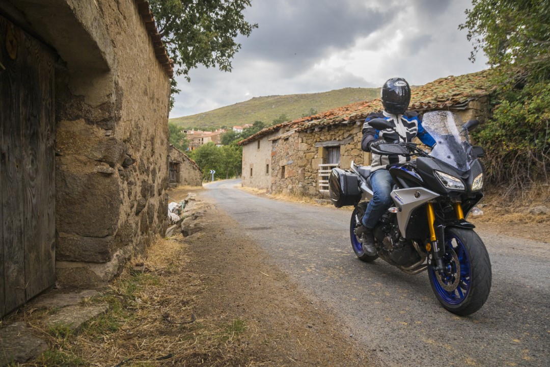 En ruta con Yamaha Tracer GT 900: Gredos, el muro del norte