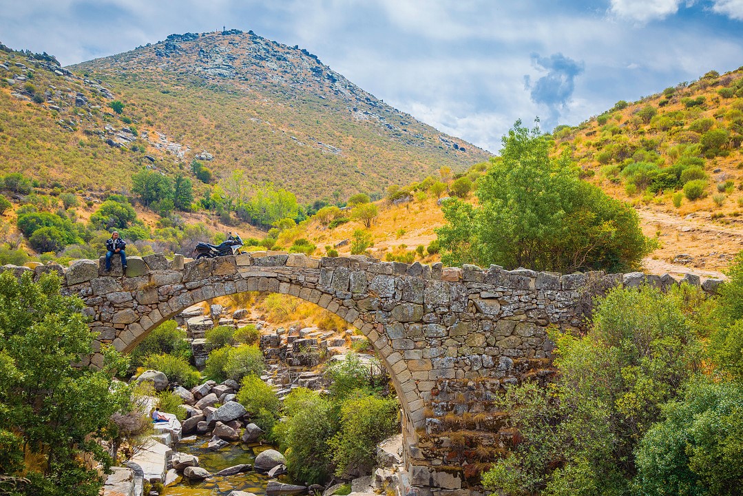 En ruta con Yamaha Tracer GT 900: Gredos, el muro del norte