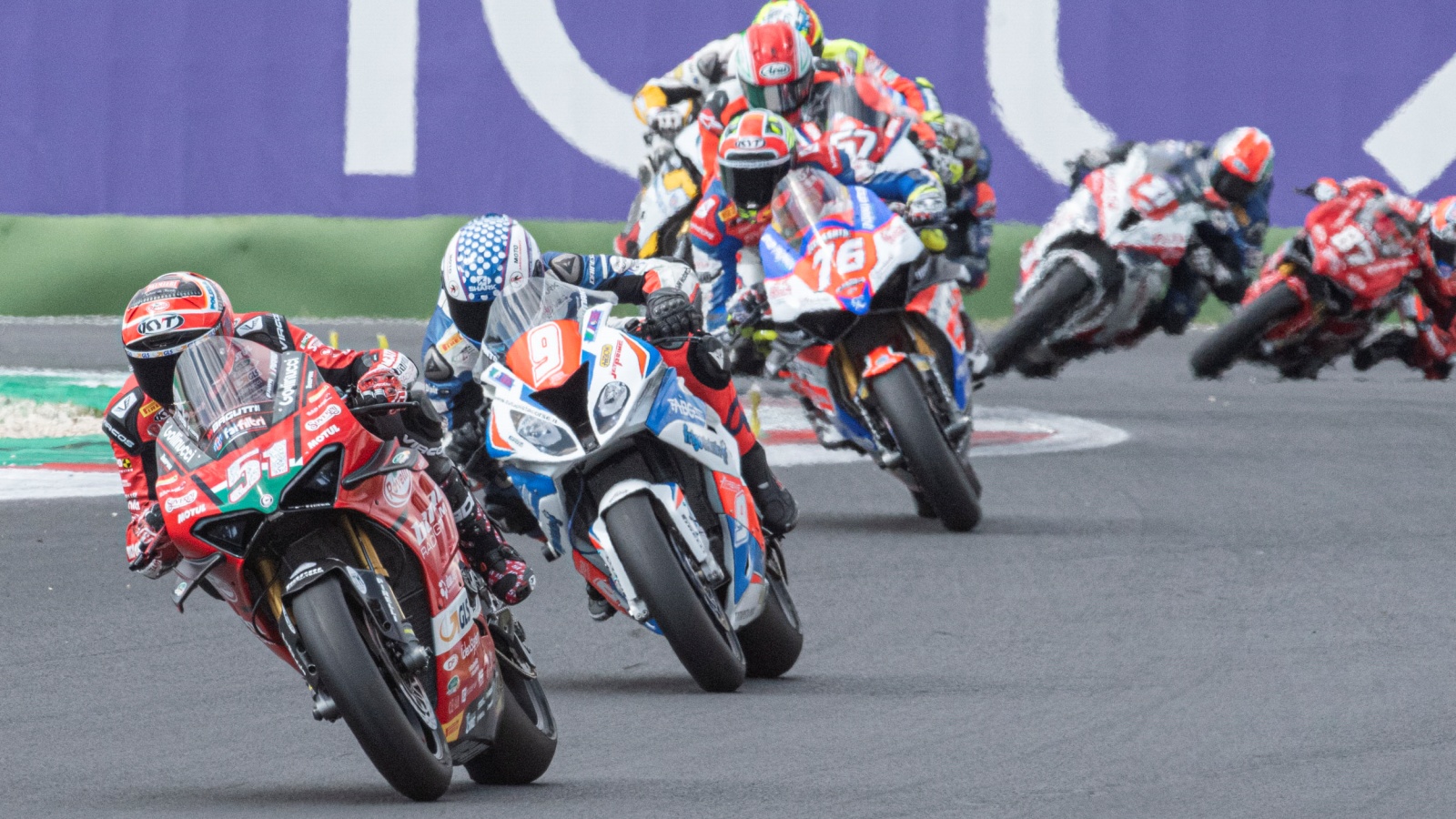 NoTodoMotoGP: Scott Redding vuelve a lucirse y Ducati asegura el título del BSB