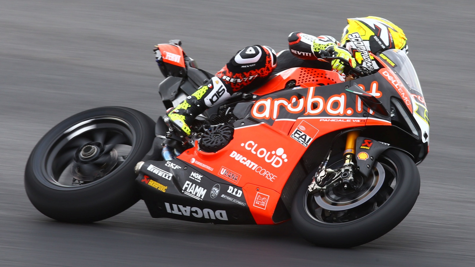 Jonathan Rea vence ante Álvaro Bautista en la carrera Superpole de Argentina