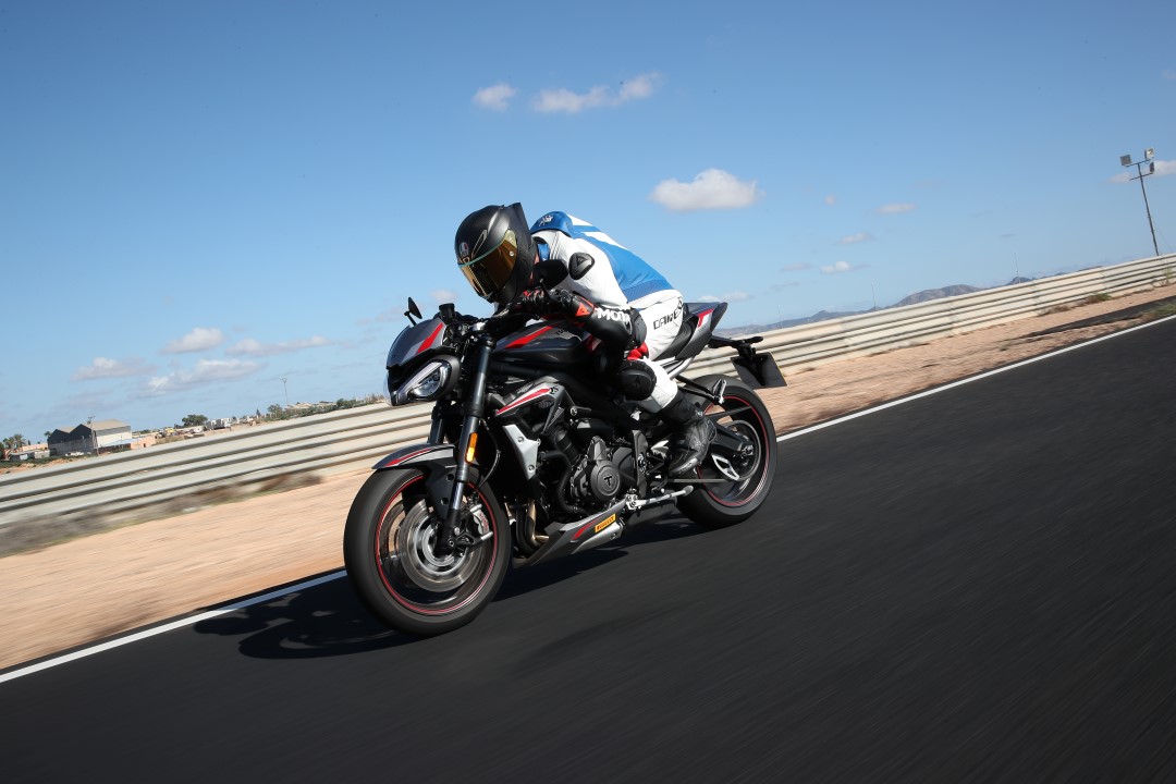 Triumph Street Triple RS 2020: Prueba, ficha técnica y primeras impresiones