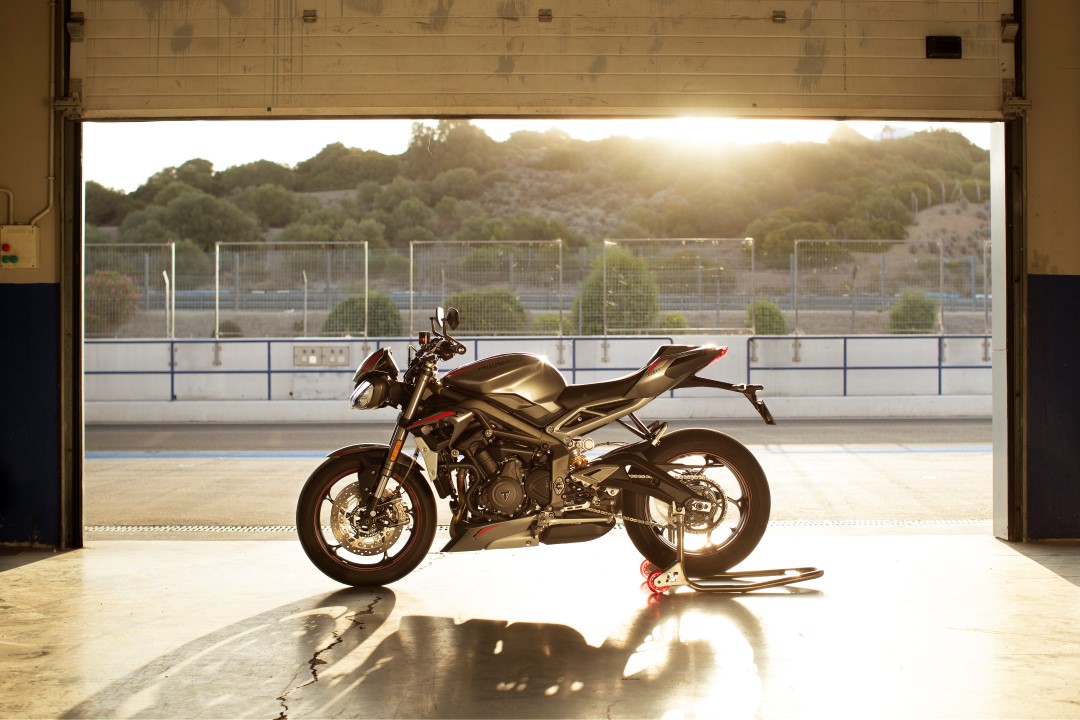 Triumph Street Triple RS 2020: Prueba, ficha técnica y primeras impresiones