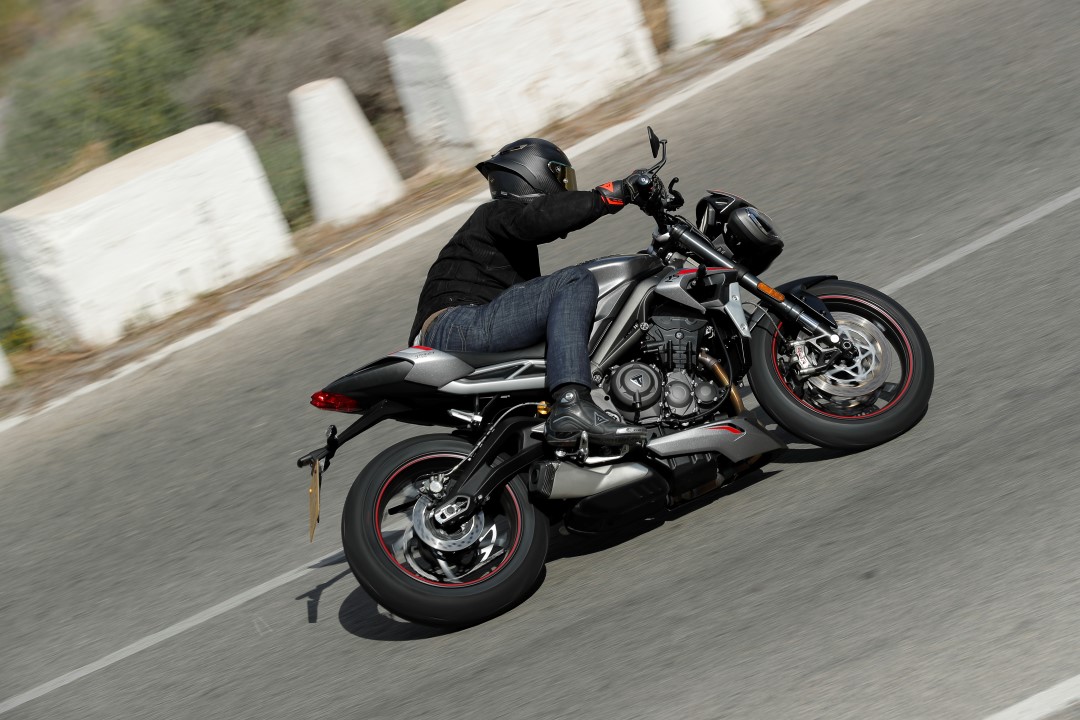 Triumph Street Triple RS 2020: Prueba, ficha técnica y primeras impresiones