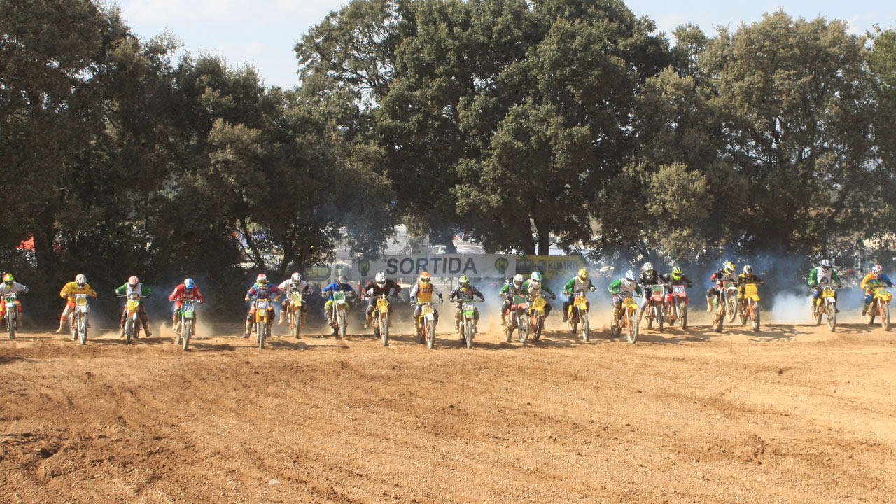 Fin del Nacional de Motoross Clásico en el mítico trazado de Montgai