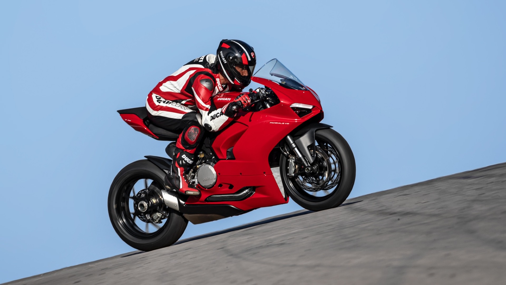 Ducati Panigale V2 2020, brillante nueva imagen para la deportiva de dos cilindros