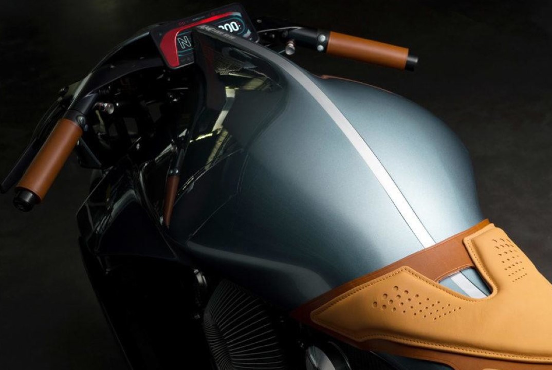 Aston Martin y Brough Superior quieren diseñar la moto de tus sueños