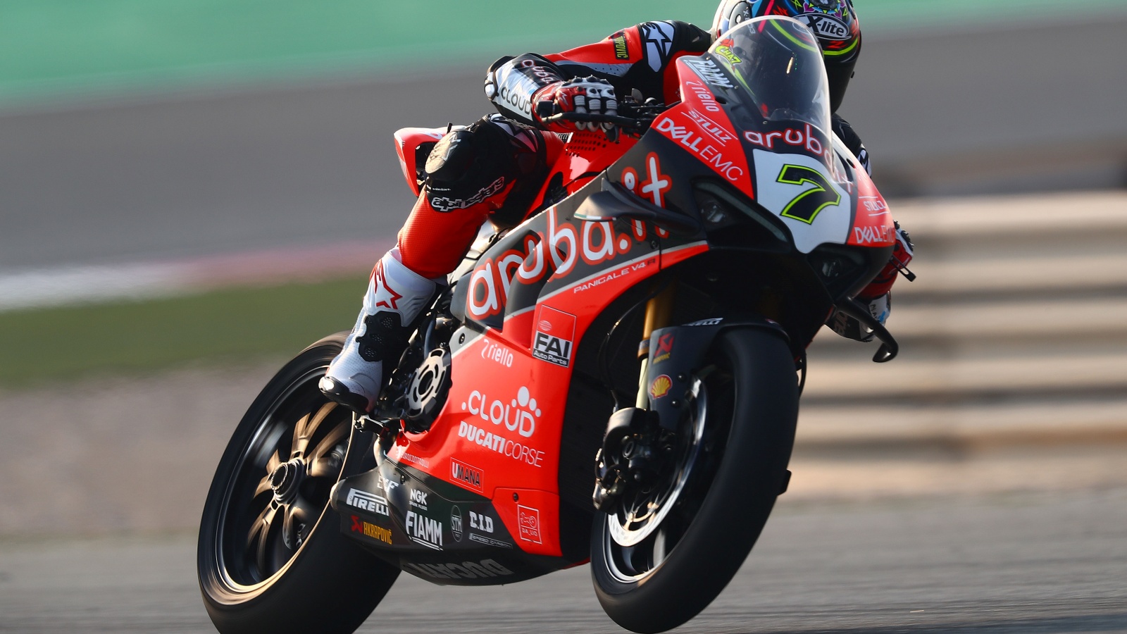 Jonathan Rea vence en Qatar y asegura el título de constructores para Kawasaki