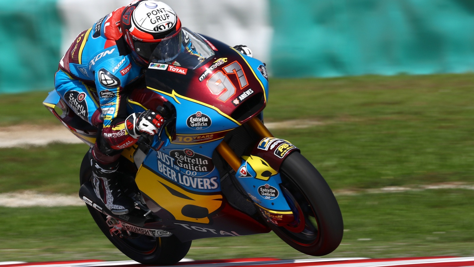 Brad Binder se lleva la victoria de Moto2 en la fiesta del título de Álex Márquez