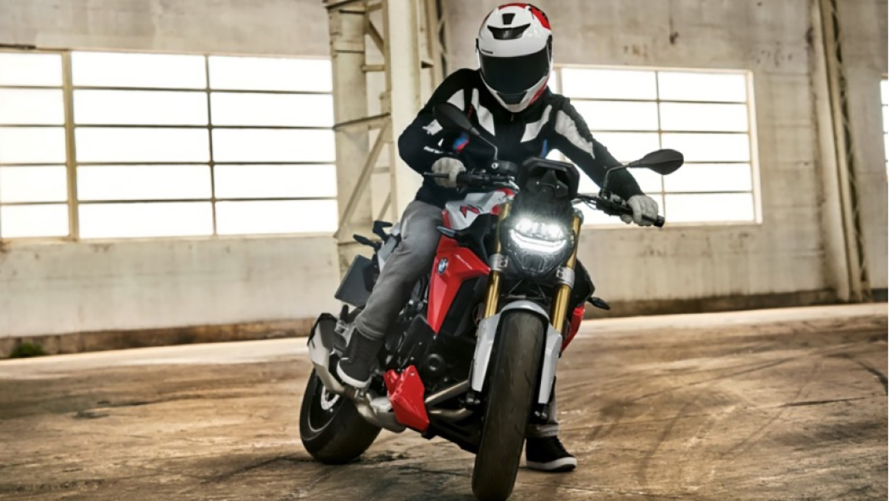 BMW F 900 R 2020; La roadster alemana crece