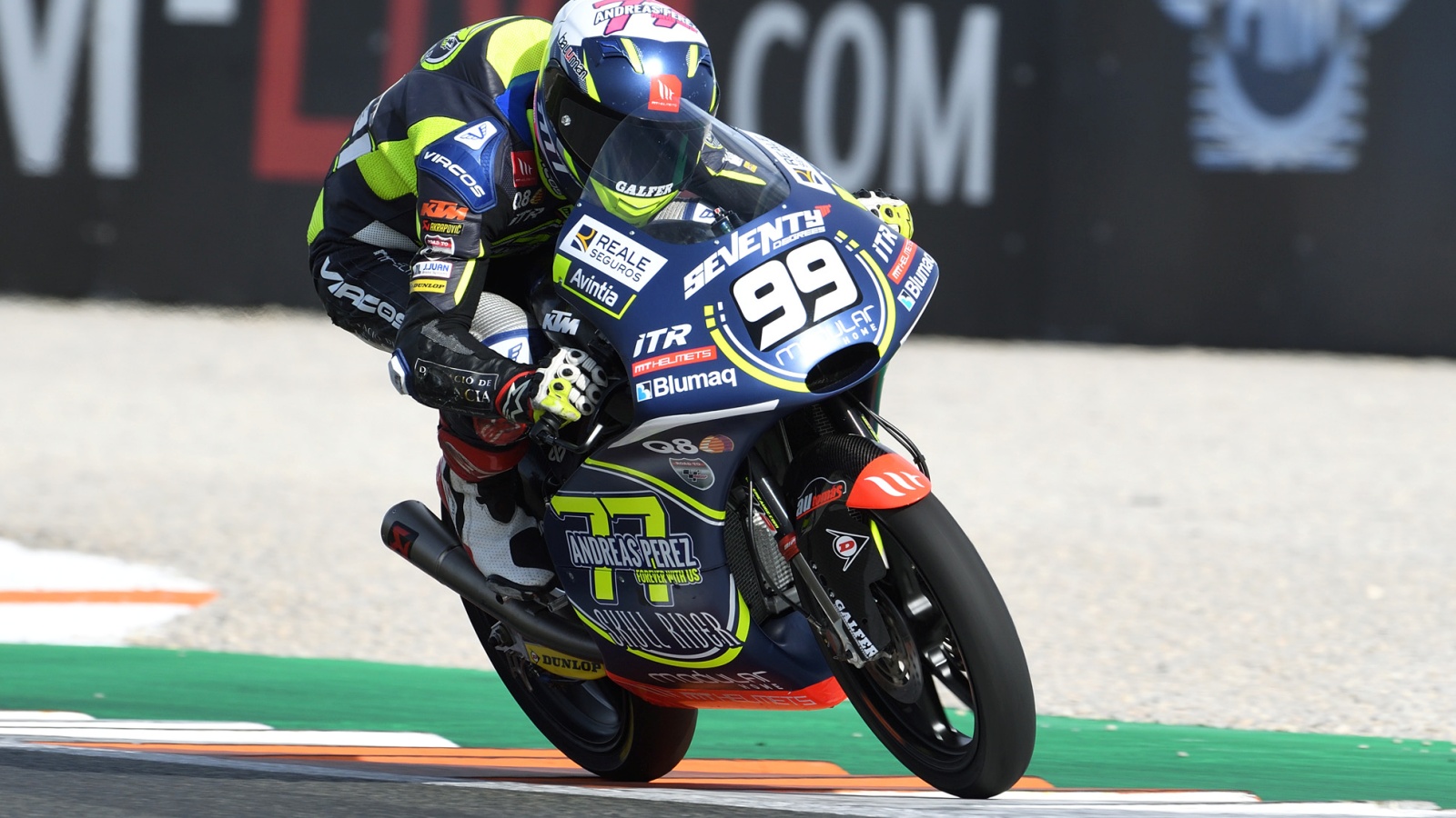 Jeremy Alcoba se proclama campeón del mundo junior de Moto3 ganando en Valencia