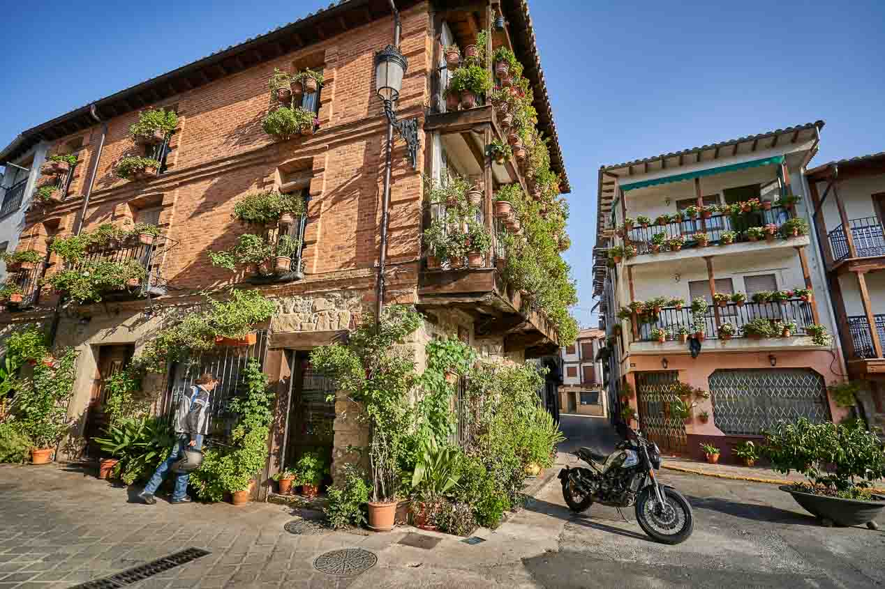 Ruta por Gredos con la Benelli Leoncino Trail